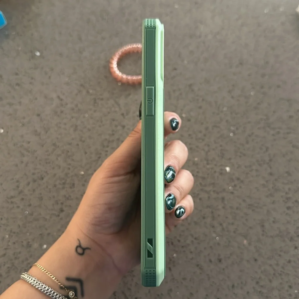 14 pro max Sage green case. Never used without box.